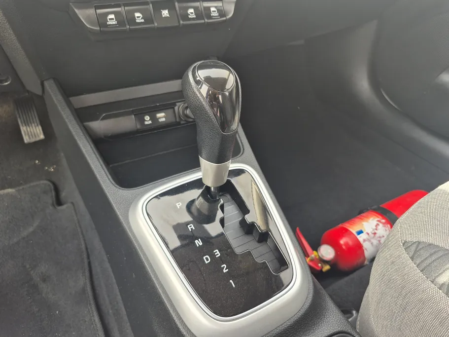 2023 Kia Pegas LX 