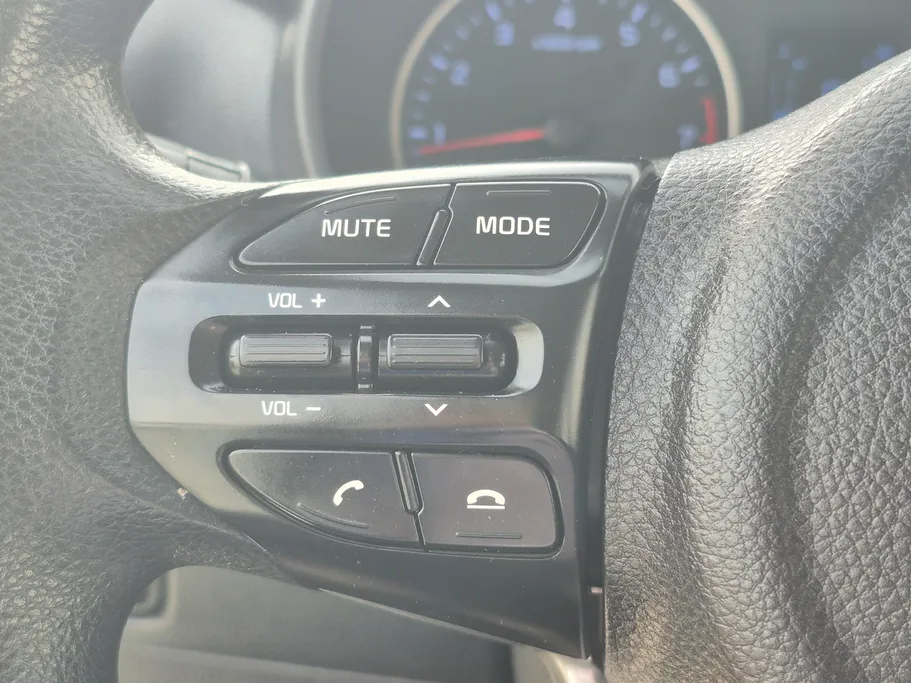 2023 Kia Pegas LX 