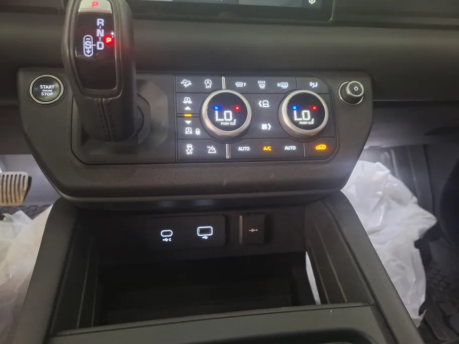 2023 Land Rover Defender X DYNAMIC 