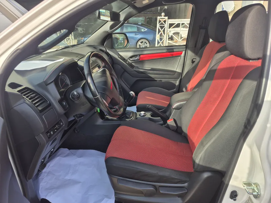 ايسوزو دي ماكس GT 2021 