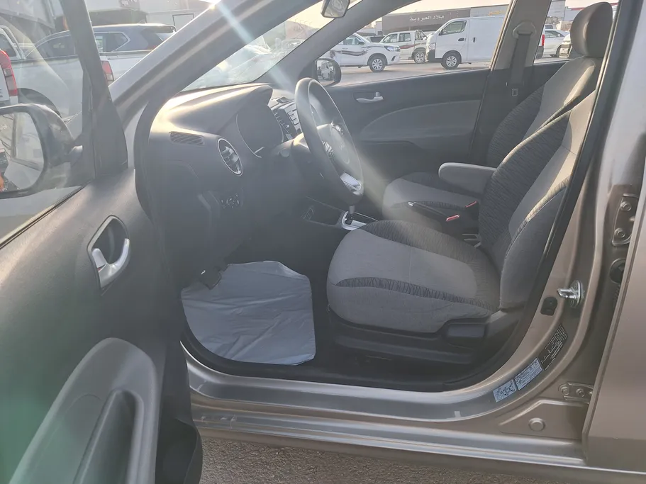 2022 Kia Pegas GL 