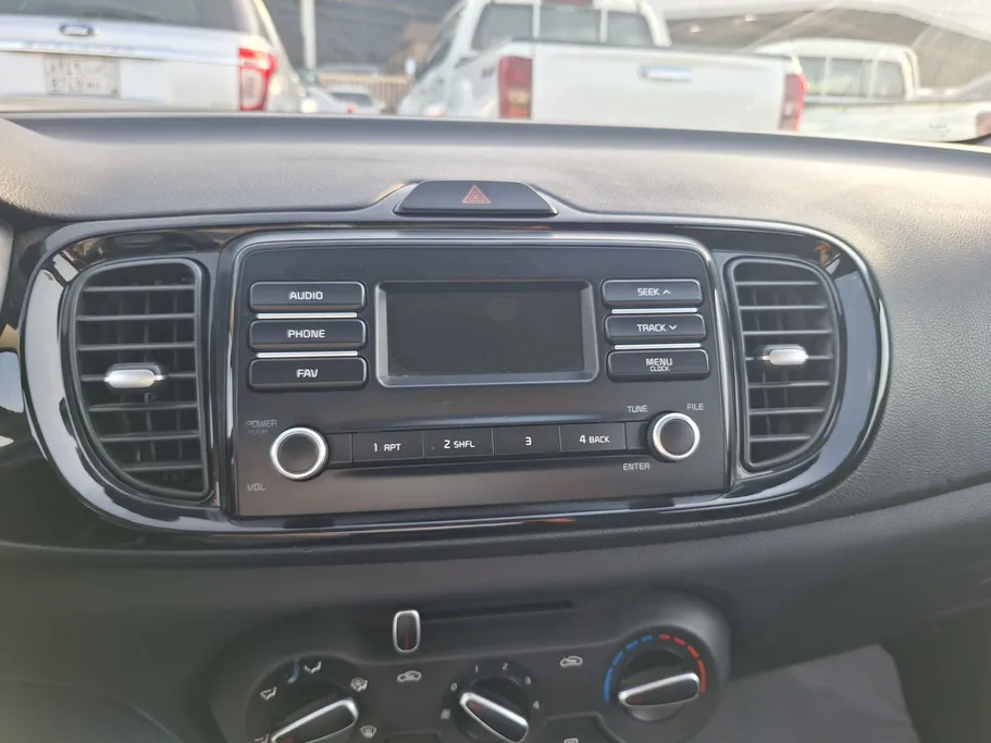 2022 Kia Pegas GL 