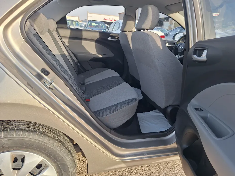2022 Kia Pegas GL 