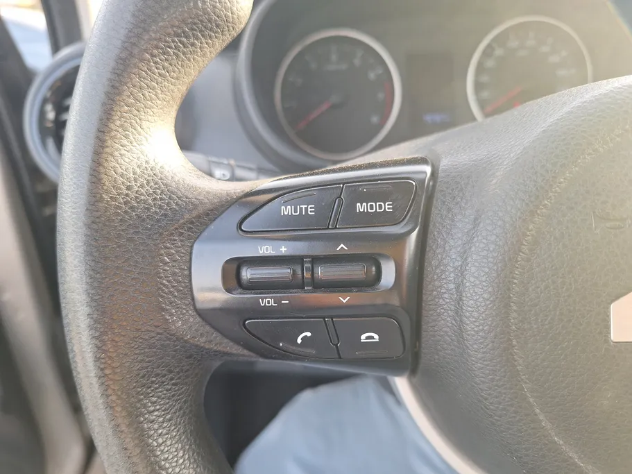 2022 Kia Pegas GL 