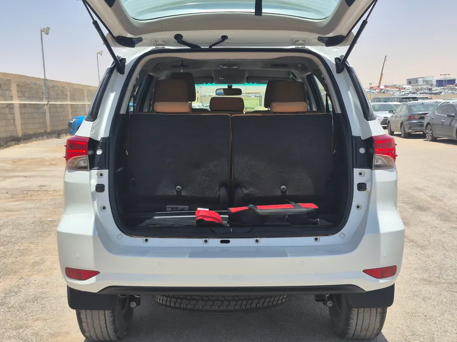 2023 Toyota Fortuner VX 