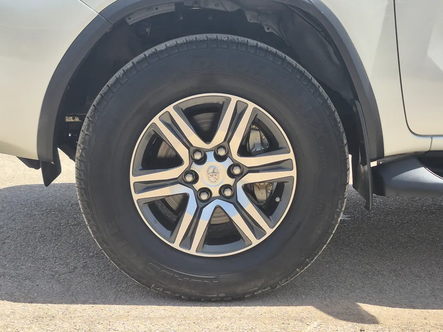 2023 Toyota Fortuner VX 