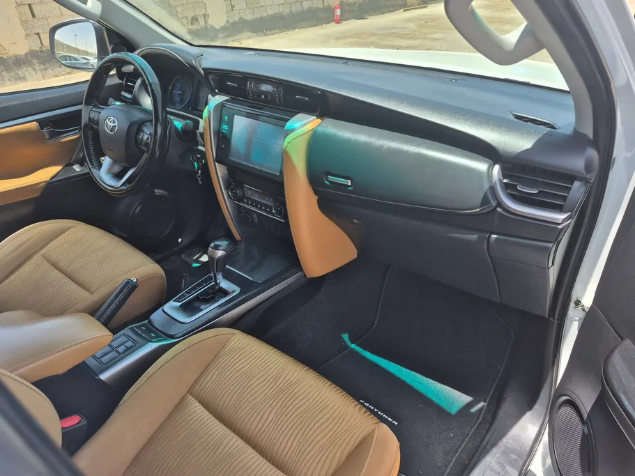 2023 Toyota Fortuner VX 