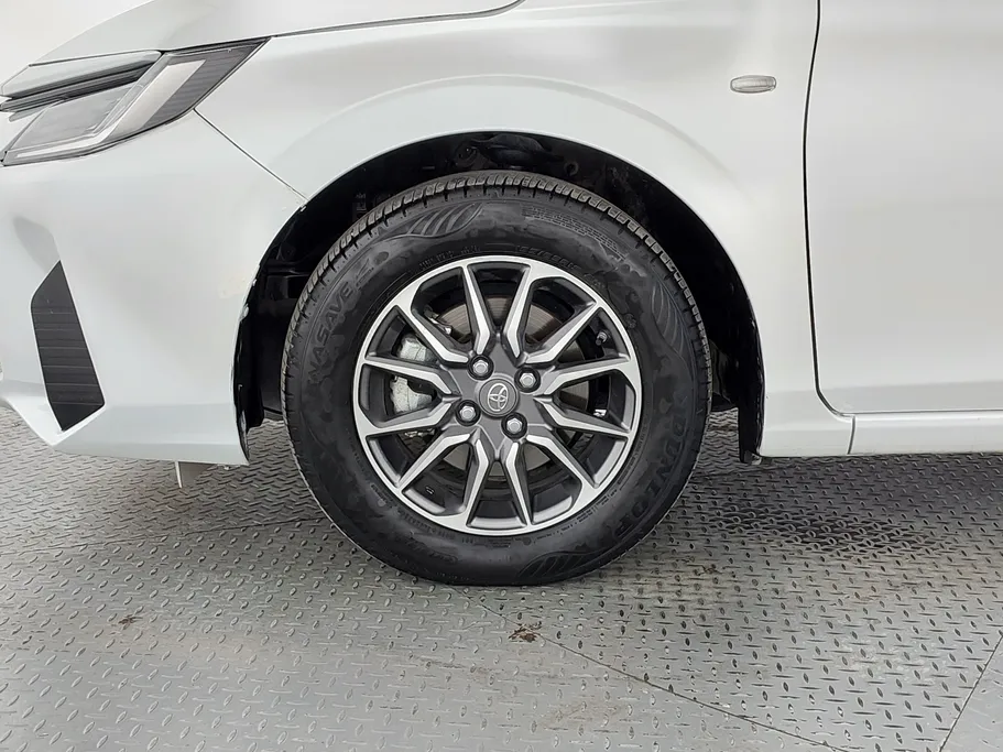2024 Toyota Yaris  Y 