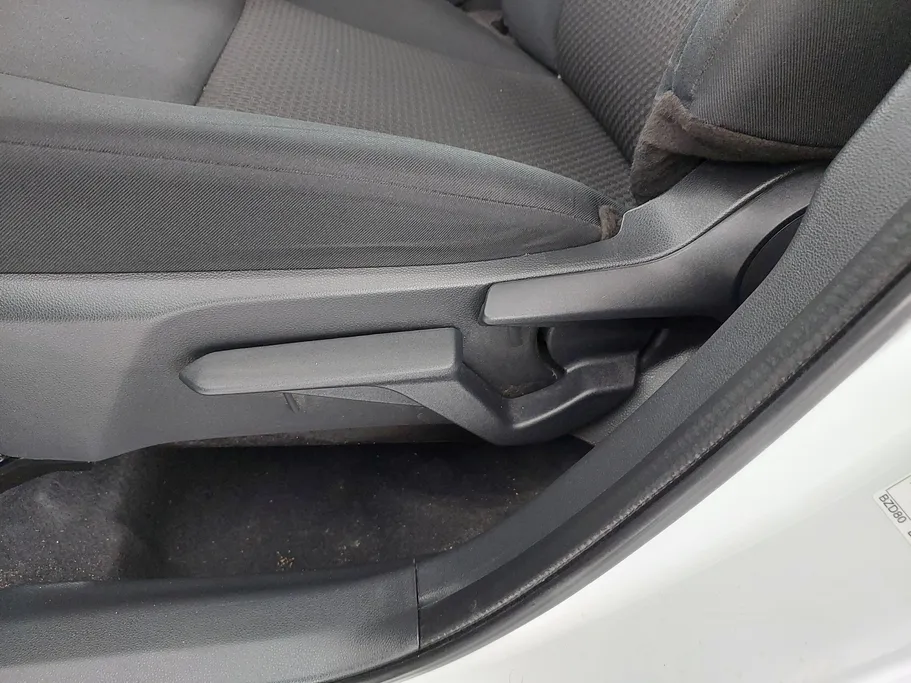 2024 Toyota Yaris  Y 