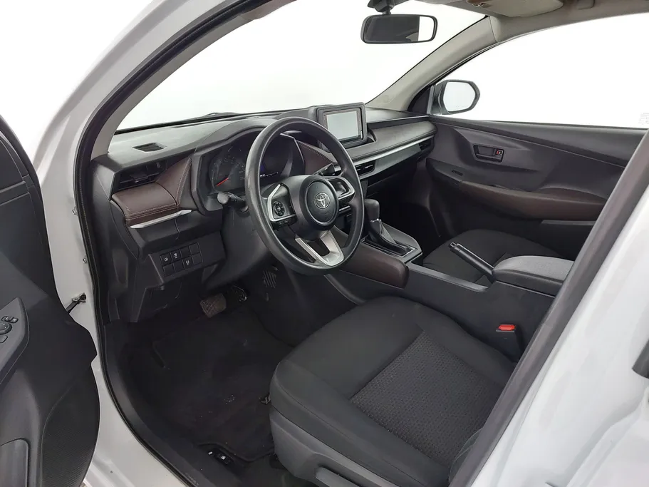 2024 Toyota Yaris  Y 