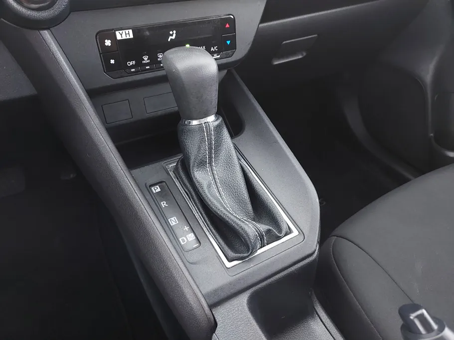 2024 Toyota Yaris  Y 