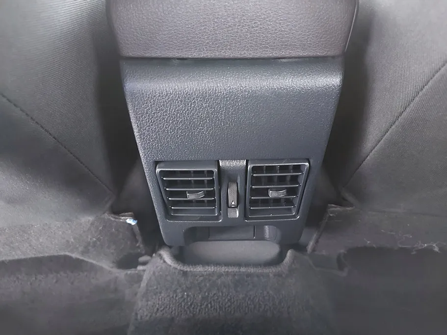 2024 Toyota Yaris  Y 