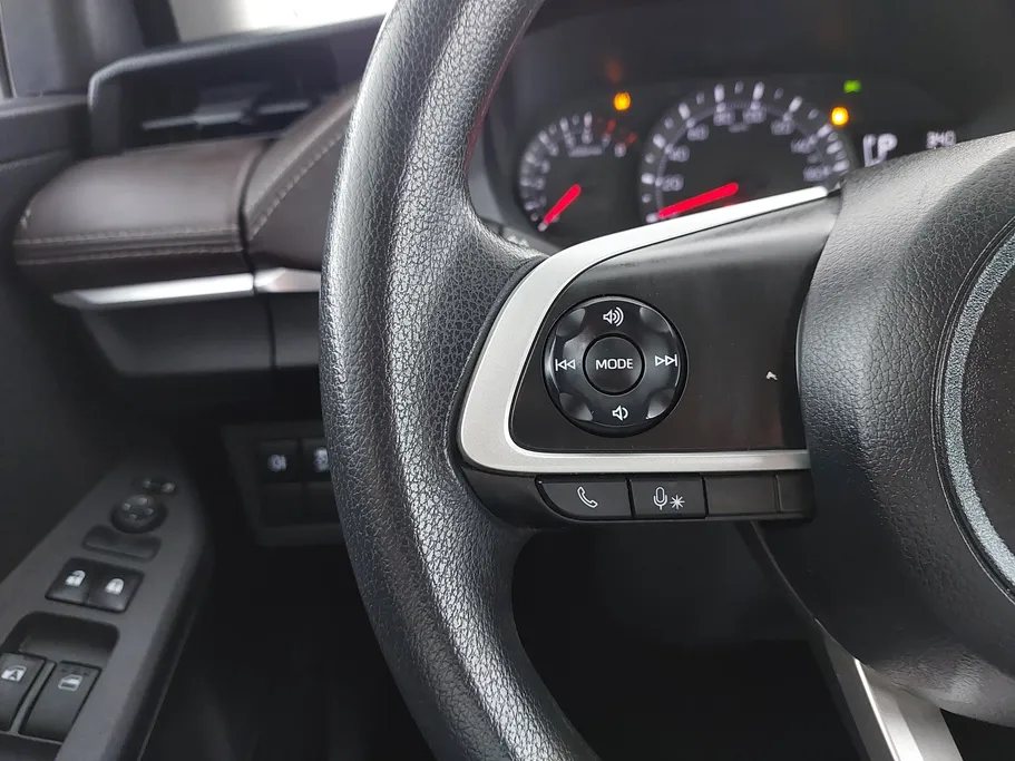 2024 Toyota Yaris  Y 