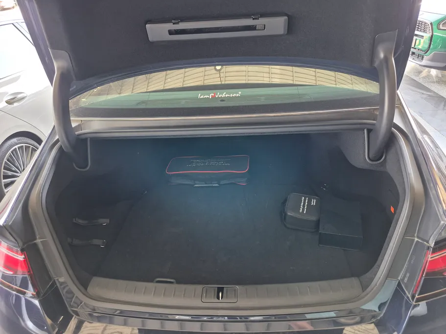 2025 Genesis G90 Prestige 