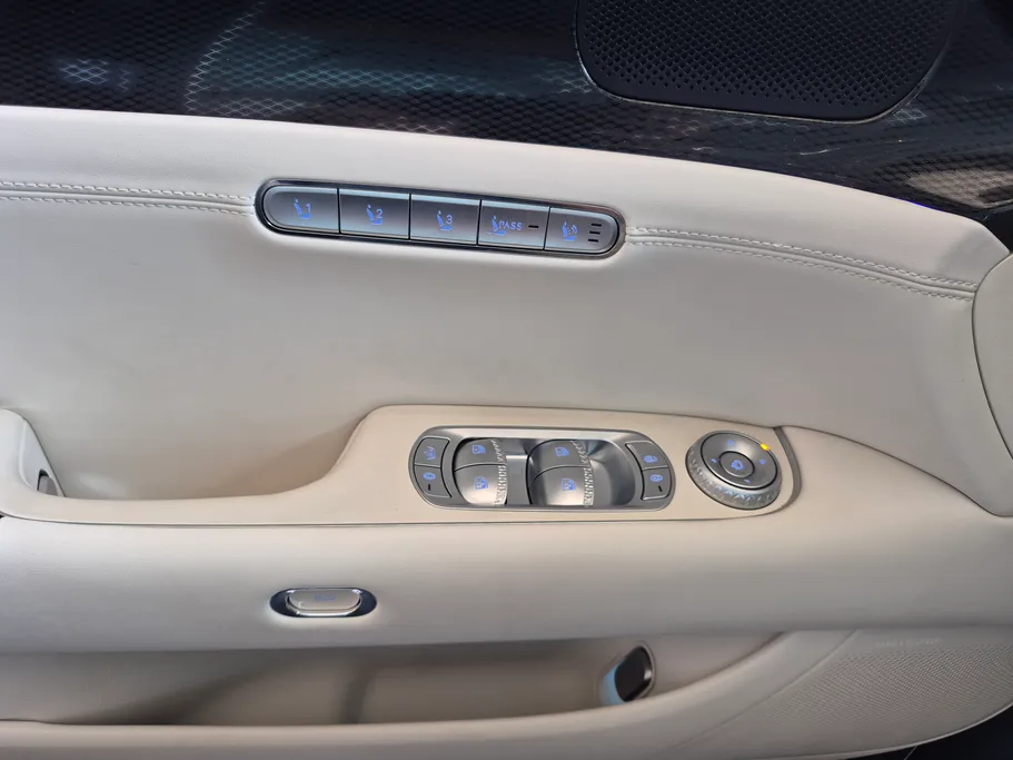 2025 Genesis G90 Prestige 
