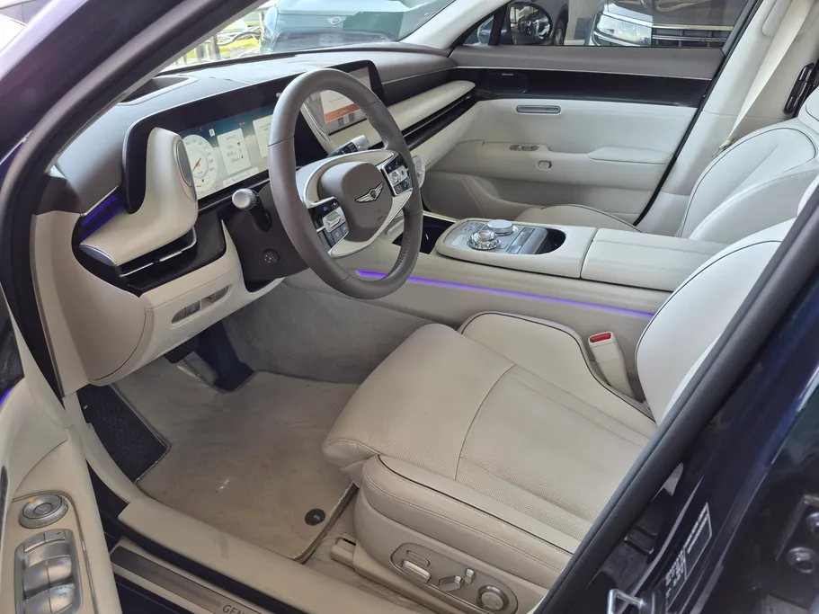 2025 Genesis G90 Prestige 