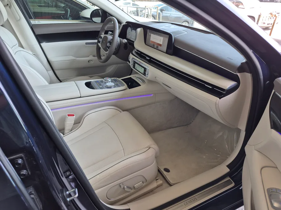 2025 Genesis G90 Prestige 