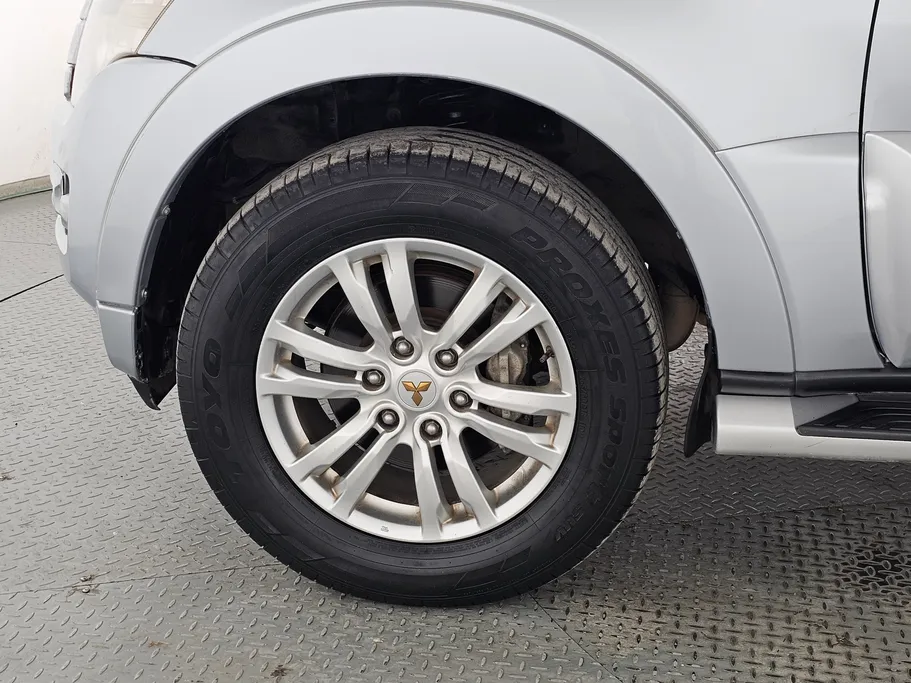 2017 Mitsubishi Pajero GLS 4Doors 