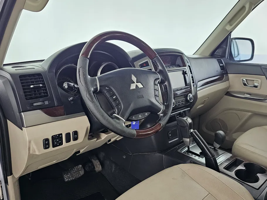 2017 Mitsubishi Pajero GLS 4Doors 