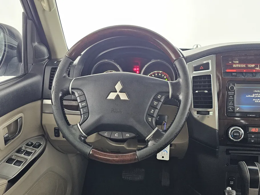 2017 Mitsubishi Pajero GLS 4Doors 