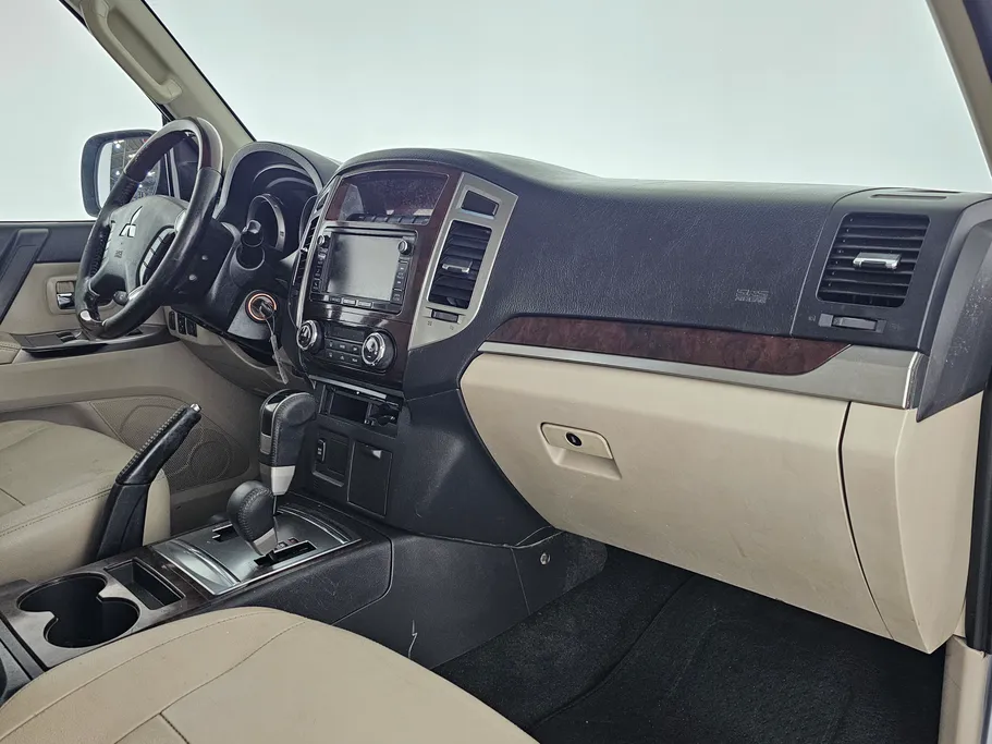 2017 Mitsubishi Pajero GLS 4Doors 