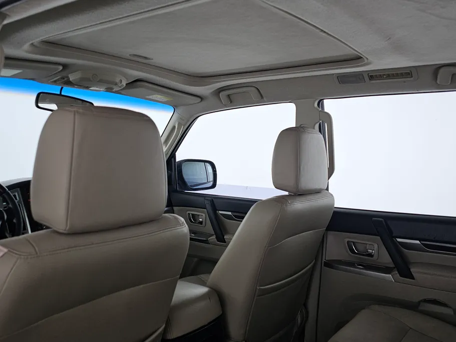 2017 Mitsubishi Pajero GLS 4Doors 