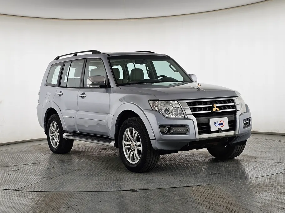 2017 Mitsubishi Pajero GLS 4Doors 