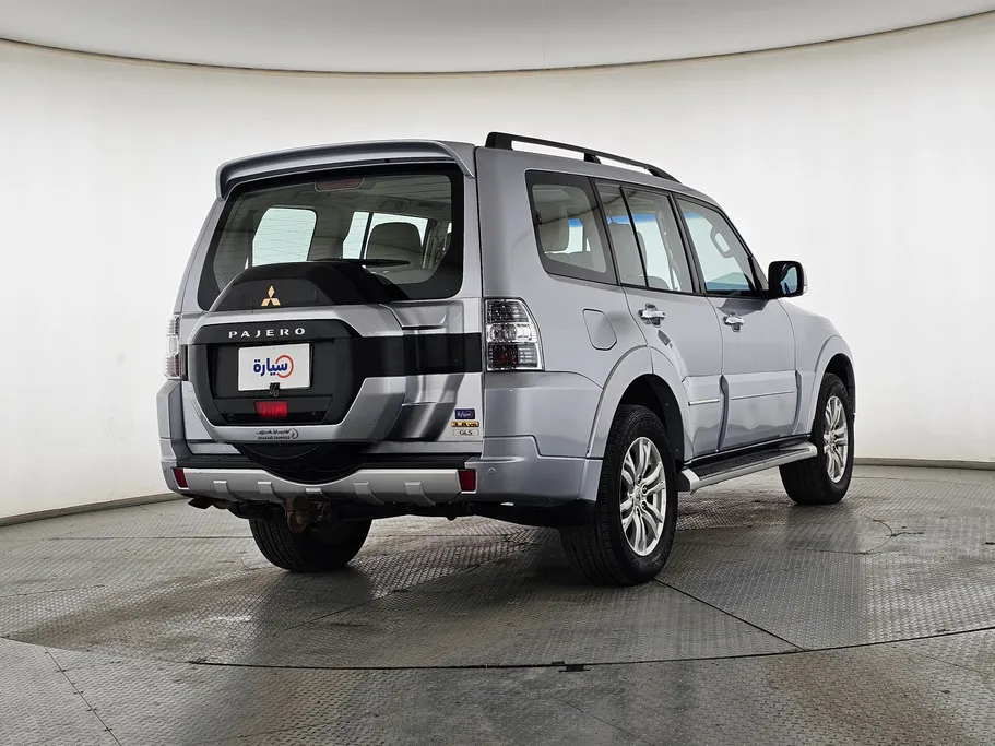 2017 Mitsubishi Pajero GLS 4Doors 