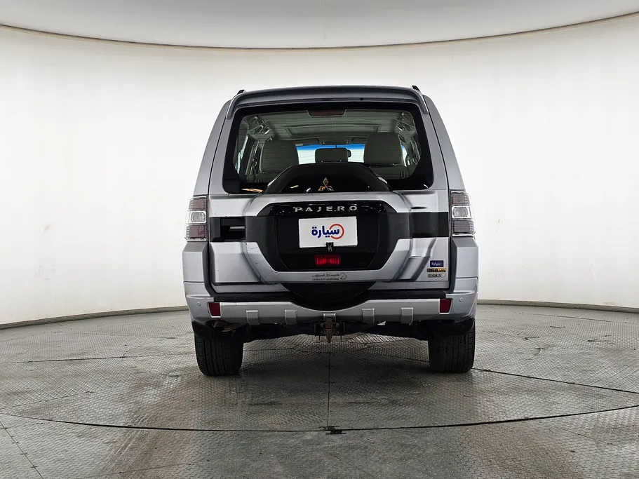 2017 Mitsubishi Pajero GLS 4Doors 