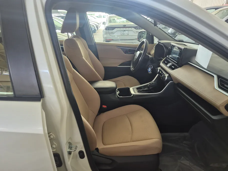 2022 Toyota RAV4 LE 