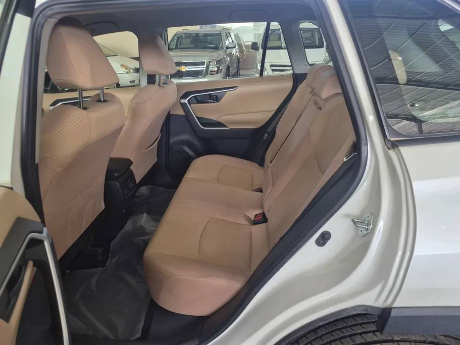 2022 Toyota RAV4 LE 