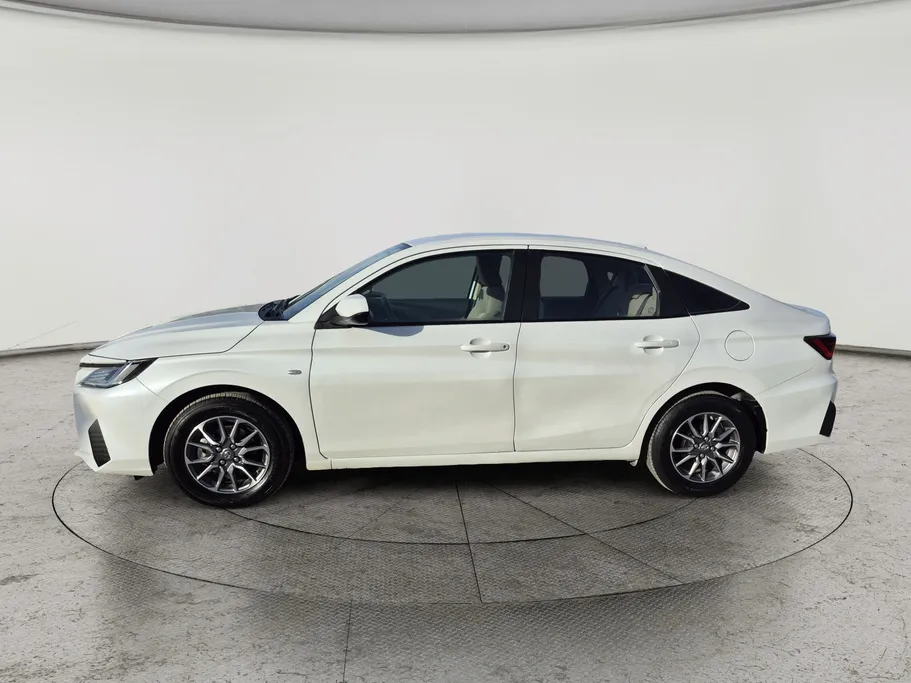 2024 Toyota Yaris  Y 