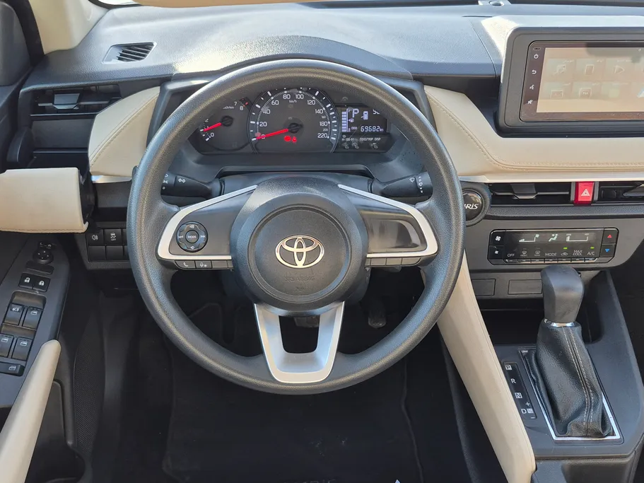 2024 Toyota Yaris  Y 