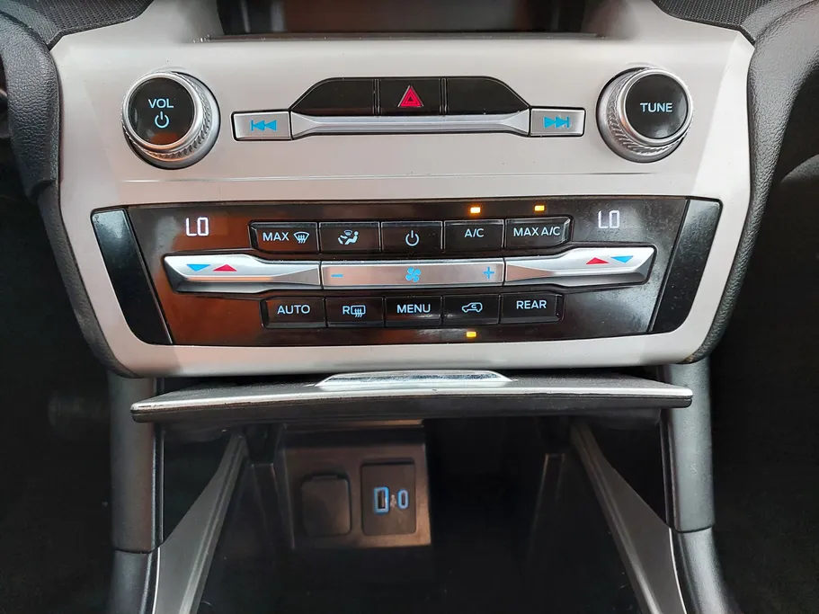 2021 Ford Explorer Standard 