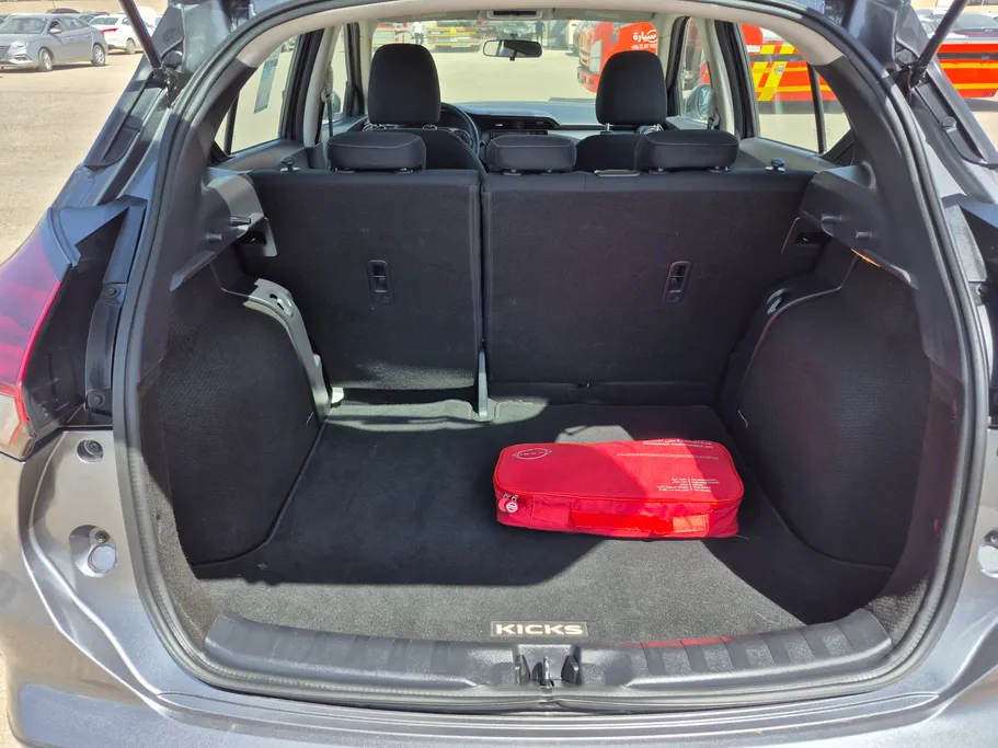 2024 Nissan Kicks S 