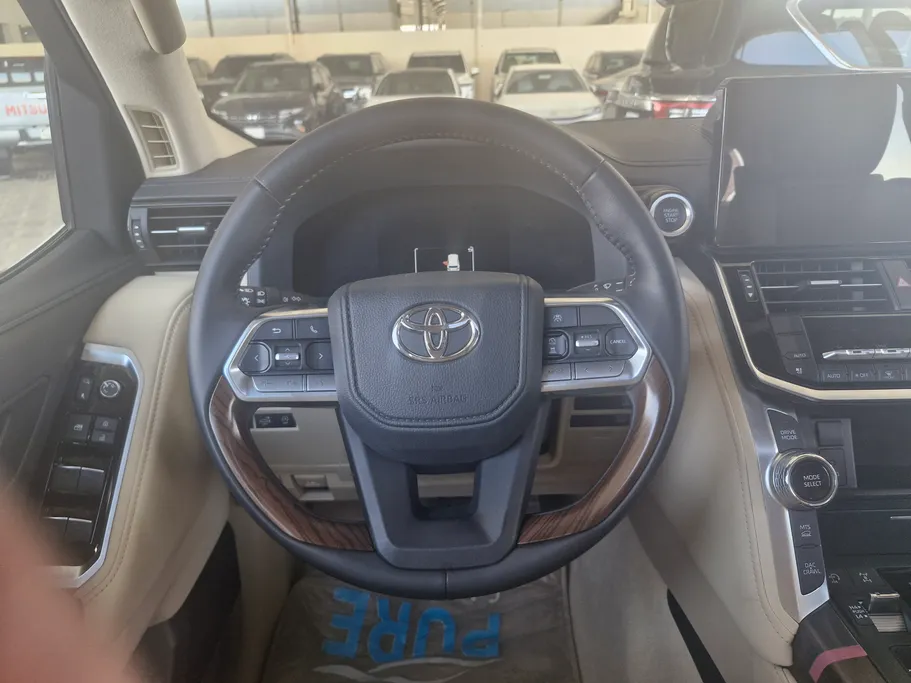 تويوتا لاندكروزر GXR4 2026 