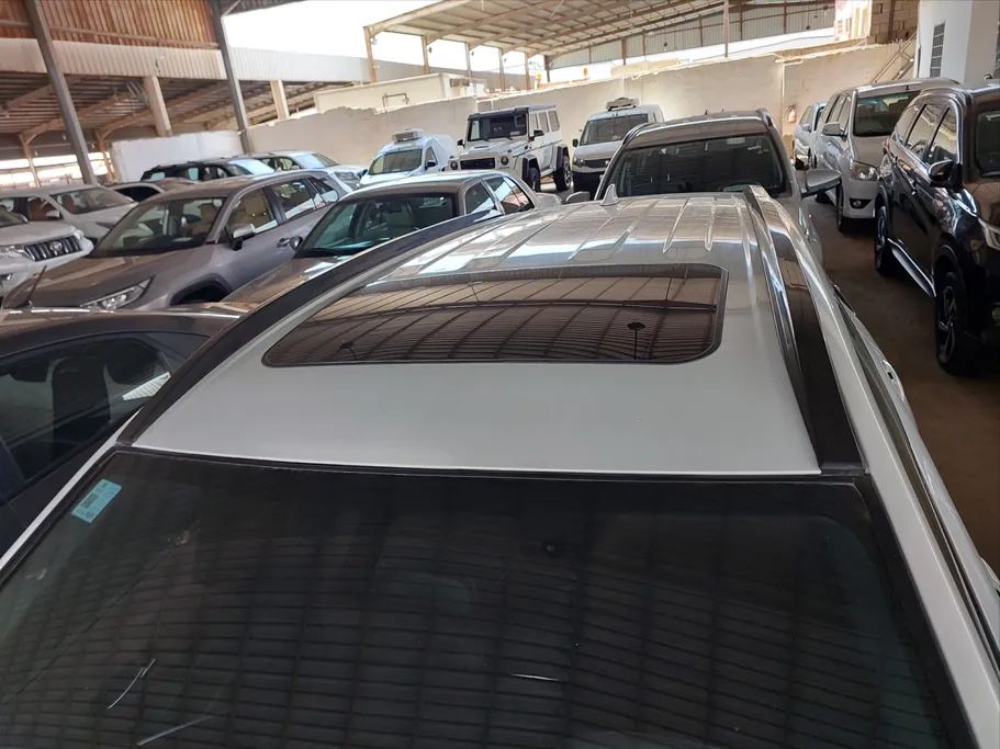 2023 Toyota Corolla Cross XLE HEV 