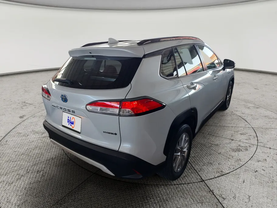 2023 Toyota Corolla Cross XLE HEV 