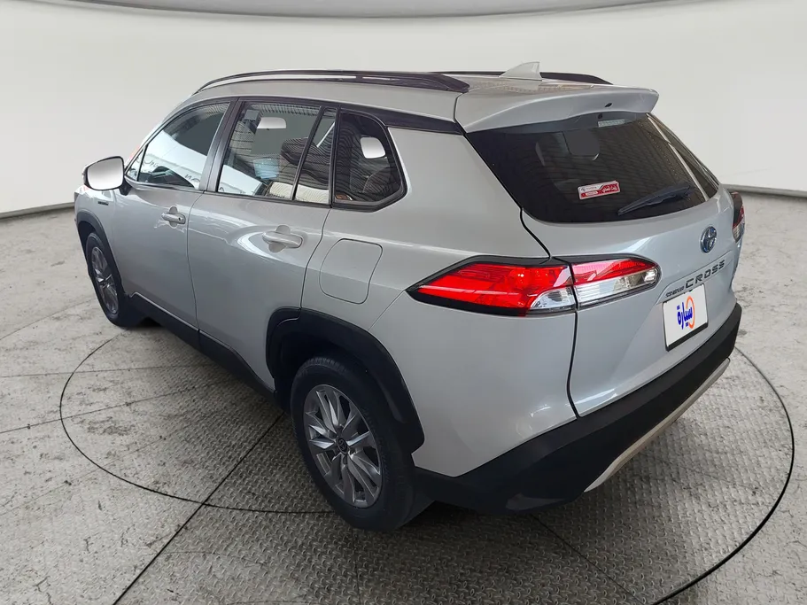 2023 Toyota Corolla Cross XLE HEV 