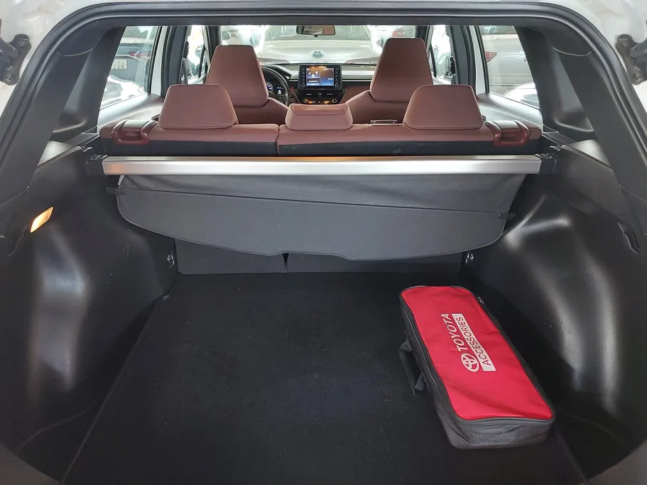 2023 Toyota Corolla Cross XLE HEV 
