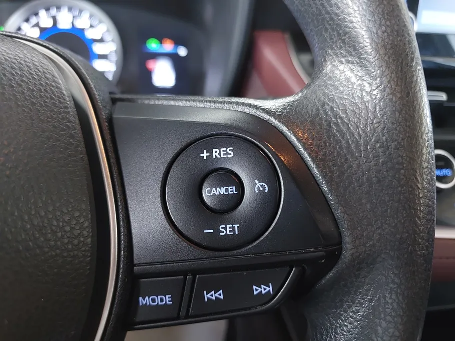 2023 Toyota Corolla Cross XLE HEV 