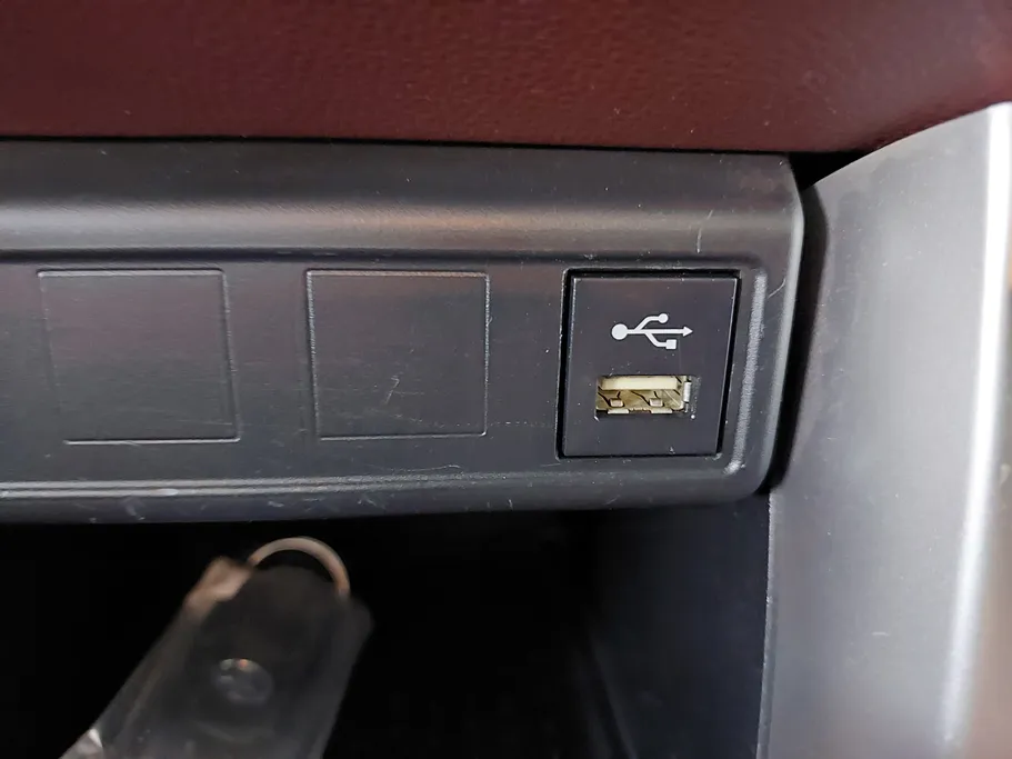 2023 Toyota Corolla Cross XLE HEV 