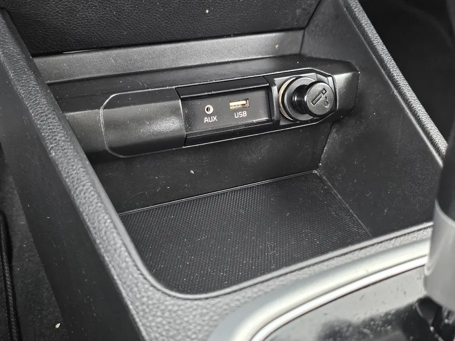 2022 Kia Pegas LX 