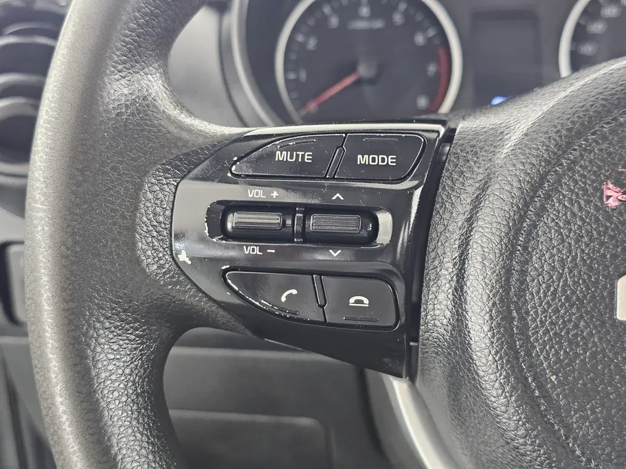 2022 Kia Pegas LX 