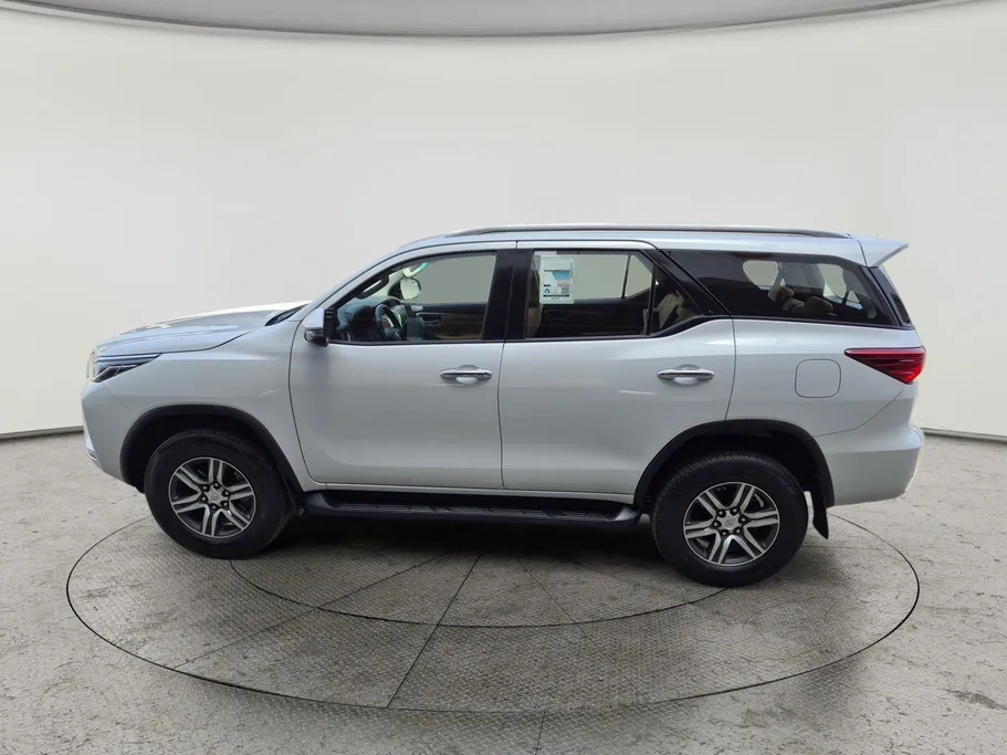2023 Toyota Fortuner VX 
