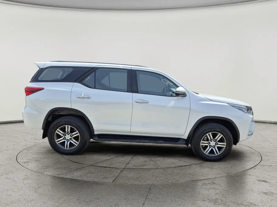 2023 Toyota Fortuner VX 