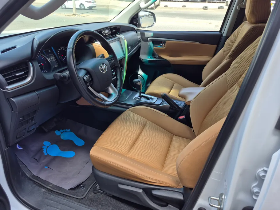 2023 Toyota Fortuner VX 