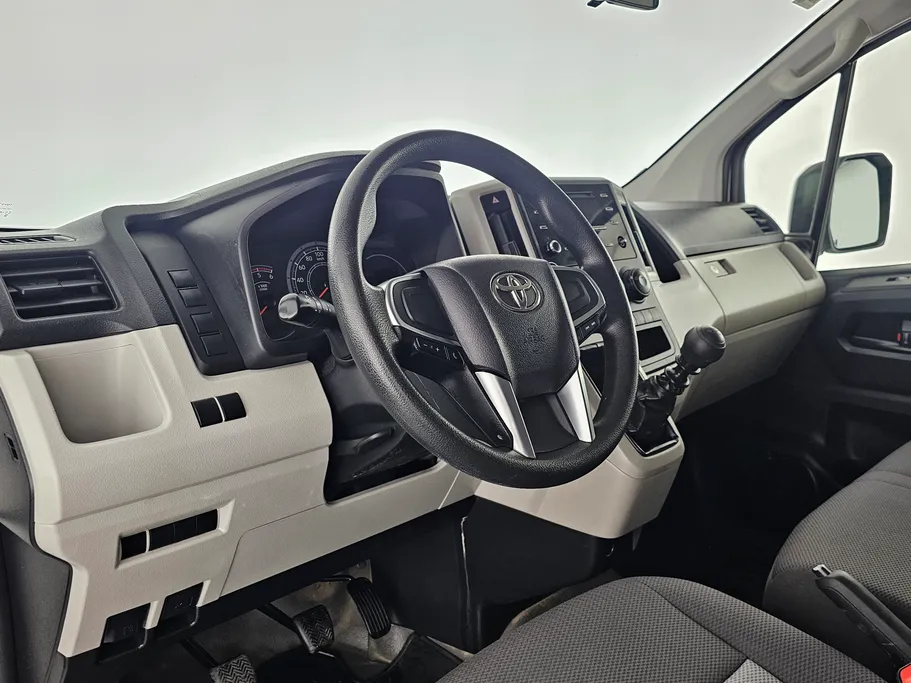 2023 Toyota Haice فان بضاعه 