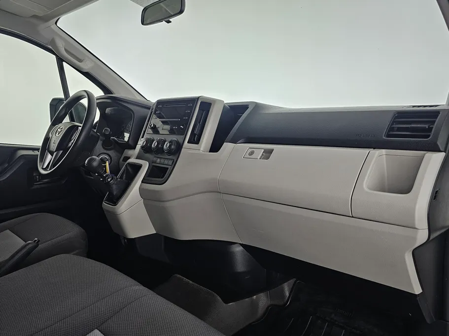 2023 Toyota Haice فان بضاعه 