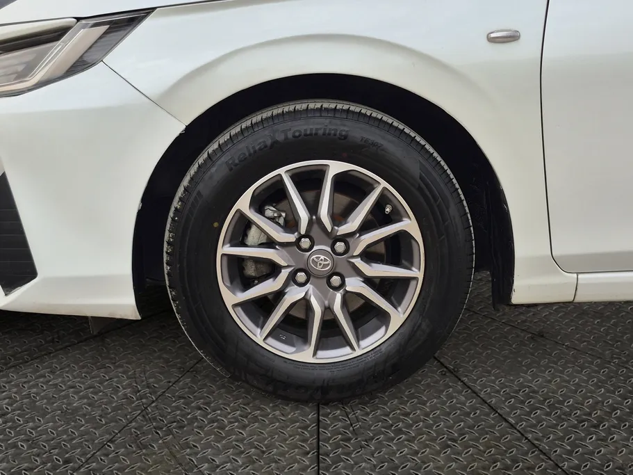 2024 Toyota Yaris  Y 
